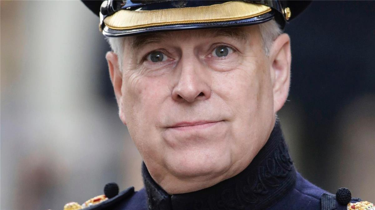 Degradiert und abgetaucht: Wie geht es mit Andrew weiter? Andrew verliert auch seinen letzten militärischen Titel.