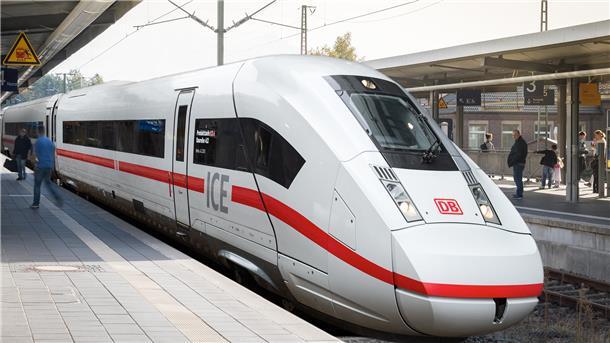 Anfang kommender Woche treffen sich Oberbürgermeister Melf Grantz (SPD) und Enak Ferlemann, Parlamentarischer Staatssekretär im Bundesverkehrsministerium, mit den Ländern Bremen und Niedersachsen und der Deutschen Bahn. Thema wird der Anschluss Bremerhavens an den Fernverkehr sein.