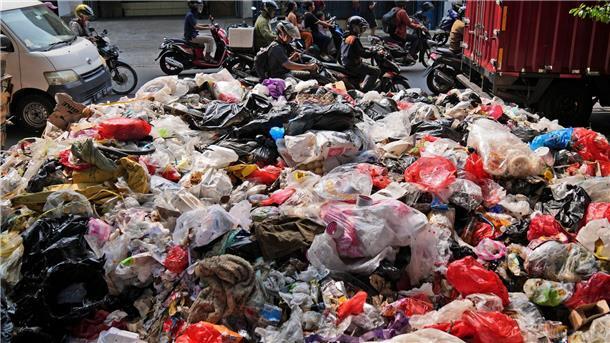 UN: Wir müssen an der Wurzel von Problemen ansetzen Angesichts von Klimawandel, Artensterben und Umweltproblemen weist ein Bericht der Vereinten Nationen auf Möglichkeiten der Veränderung sowie tiefe Ursachen von globalen Problemen hin. (Archivbild)