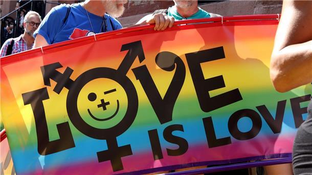 US-Gesetz für gleichgeschlechtliche Ehe auf der Zielgeraden Anhänger der LGBTQ-Bewegung in New York.