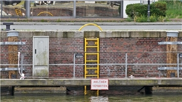 „Anlegen verboten“ heißt es an der Pier an der Westseite des Fischereihafens. So manchen Skipper verärgert das.