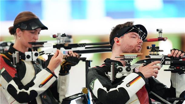 Anna Janßen und Maxilian Ulbrich kämpfen um die Bronze-Medaille, aber verloren das kleine Finale.