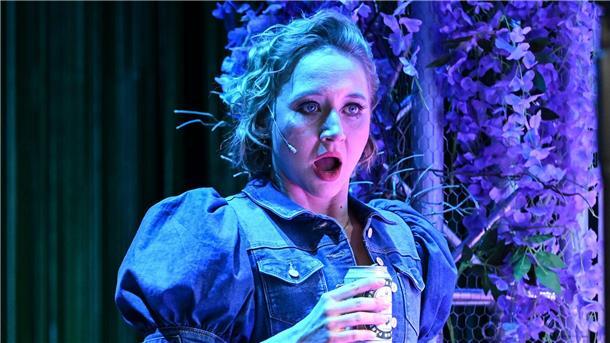 Anna Maria Mühe bei einer Fotoprobe zur Theaterinszenierung „Stolz und Vorurteil *oder so“ der Komödie am Kurfürstendamm im Theater am Potsdamer Platz.