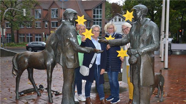Anne Quellen, Andrea Sauerland, Anette Moschner und Elisabeth Pape (von links) initiieren in diesem Jahr erneut eine „Wunschsterne-Aktion“ für Kinder von Tafel-Kunden. Sie bitten um Spenden.