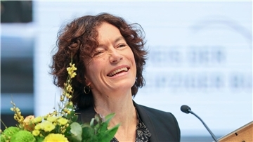 Anne Weber wird mit dem Annette-von-Droste-Hülshoff-Preis 2024 ausgezeichnet.