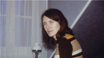 Annie Ernaux blickt in „Die Super-8-Jahre“ auf die Zeit zwischen 1972 und 1981 zurück.