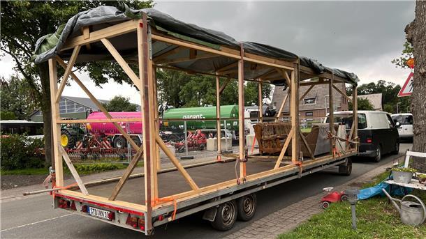 Anreise zum Deichbrand 2023: Das Festival startet mit Stau, Schlamm und Spaß.
