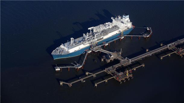 Anstelle der LNG-Terminals soll in Wilhelmshaven ein Anlieger für klimafreundliche Gase entstehen. (Archivbild)