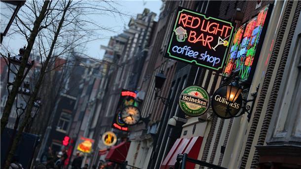 Widerstand gegen geplantes Erotik-Zentrum in Amsterdam Anstelle des Rotlicht-Viertels soll in Amsterdam ein Erotik-Zentrum entstehen. Doch es regt sich Protest.
