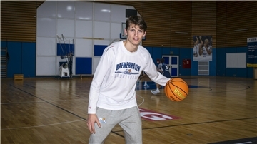 Anton Meyer ist vor drei Jahren aus Sottrum in den Nachwuchs der Eisbären Bremerhaven gewechselt.