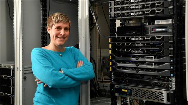 Antonia Immerz kümmert sich bei der Mosaic-Expedition darum, dass die Forschungsergebnisse gesichert und an AWI übermittelt werden.