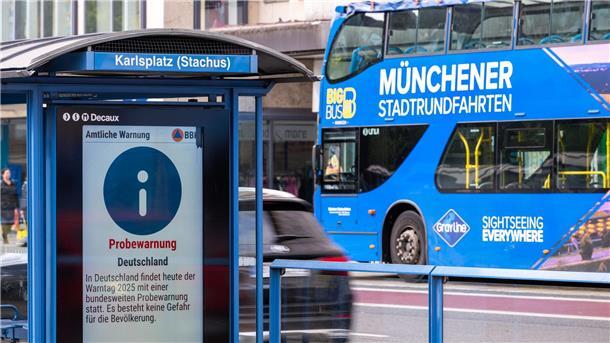 Anzeigetafeln sind Teil des sogenannten Warnmittel-Mix, der sicherstellen soll, dass möglichst jeder eine Warnung erhält.