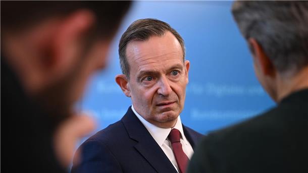 Bahn-Tarifstreit: Wissing fordert „Weihnachtsfrieden“ Appelliert an alle Tarifparteien, sich ihrer besonderen Verantwortung bewusst zu sein: Volker Wissing.