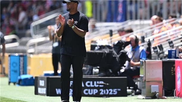 Applaus für seine torhungrigen Spieler: Vincent Kompany.