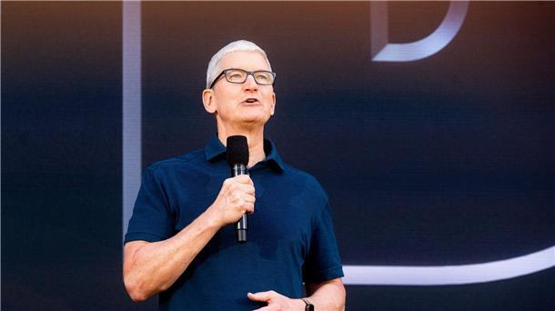 Weniger Aktien für Apple-Chef nach Aktionärskritik Apple-Chef Tim Cook soll 2023 deutlich weniger verdienen.
