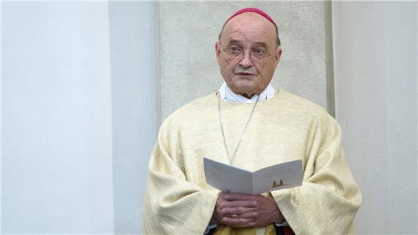 Gesicht der katholischen Kirche: Hans-Jochen Jaschke ist tot ARCHIV - Weihbischof Hans-Jochen Jaschke steht im St. Marien-Dom in Hamburg.
