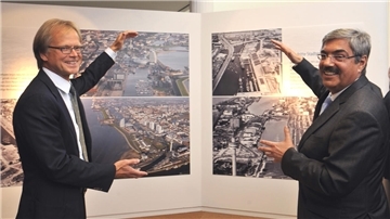 Archivbild von 2012: Eröffnung und Vortrag zur Ausstellung "Bremerhavens Perspektiven" im Deutschen Schiffahrtsmuseum mit Melf Grantz und Jörg Schulz. 