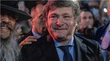 Argentiniens Präsident Javier Milei hatte die Wahl mit radikalen Forderungen nach einer wirtschaftlichen und politischen Kehrtwende gewonnen.