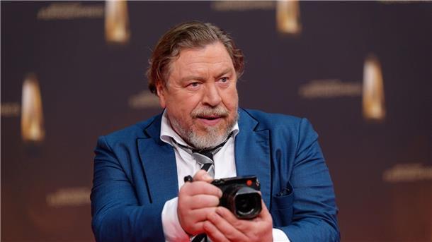 ARD-„Sommerkino“ von Krimi-Konserve ausgestochen Armin Rohde hat seit 20 Jahren „Nachtschicht“.