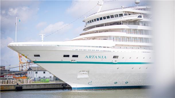 Artania - das Kreuzfahrtschiff kam in Bremerhaven mit Corona-infizierten Crewmitgliedern und zwei positiv getesteten Passagieren an.