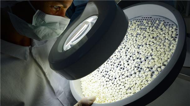 Pharmabranche warnt vor Fachkräftemangel in MINT-Fächern Arzneiproduktion: Die Pharmabranche warnt vor einem akuten Fachkräftemangel (Archivbild)
