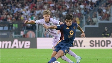 AS Rom besiegte Udinese Calcio mit 3:0 (1:0). 