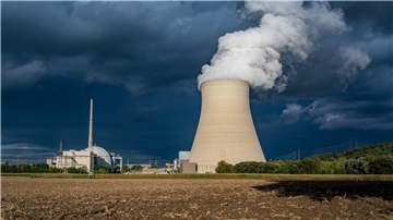 Atomkraftwerk Isar 2 in Essenbach. Bis Mitte April soll das Kraftwerk zur Verfügung stehen. Danach soll auch für Isar 2 endgültig Schluss sein.