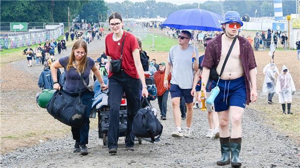 Erst Sonne, dann plötzlich Starkregen und Matsch: Der Hurricane-Freitag in Bildern Auch am Festival-Freitag ging es beim Hurricane ordentlich ab.