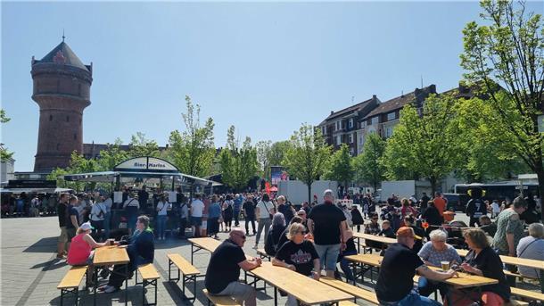 Auch am Konrad-Adenauer-Platz ist schon was los.