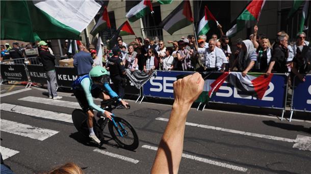 Auch auf der 18. Etappe der Vuelta á España waren propalästinensische Demonstranten zu sehen.