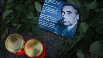 Auch aus Werken von Erich Kästner wird am Dienstag im Sozi-Stübchen an der Lloydstraße in Nordenham gelesen.