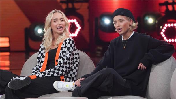Auch außerhalb von Social Media präsent: Die Zwillinge Lisa (l) und Lena traten in den vergangenen Jahren häufiger im Fernsehen auf.