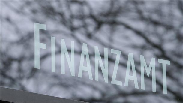 Auch bei falschen Anschuldigungen dürfen die Finanzämter anonyme Anzeigen in der Regel geheim halten. (Symbolbild) 