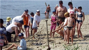  Stockbrotbacken am Weserstrand