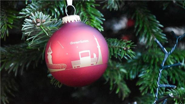 Über diese Wichtelgeschenke freuen sich Ihre Kollegen Auch besonderer Christbaumschmuck kann ein geeignetes Wichtelgeschenk sein. Regionalität oder ein Motiv, das den persönlichen Interessen entspricht ist der Knackpunkt.