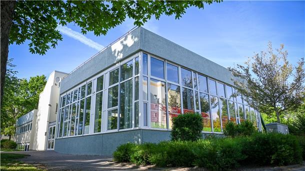 Boxer kehren aus zehnwöchiger Corona-Zwangspause zurück Auch das Äußere der Boxsporthalle soll sich verändern. In den kommenden Wochen wird die Werbung entfernt.