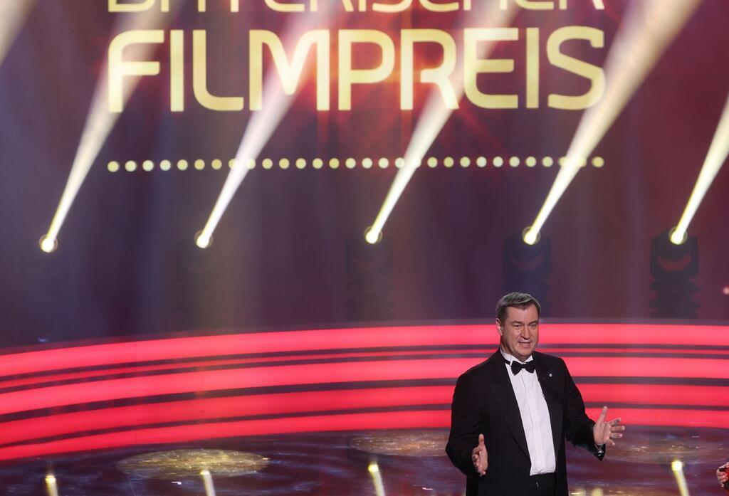 Bayerischer Filmpreis geht an Milli Vanilli-Darsteller Auch der Bayerische Ministerpräsident Markus Söder (CSU) ist zur Preisverleihung gekommen.
