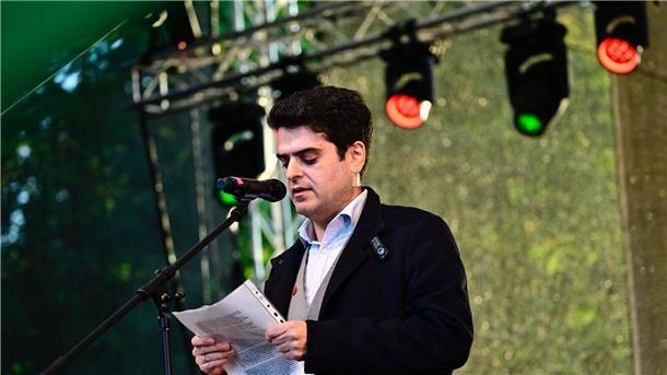 Auch der jüdische Musiker Michael Barenboim wirft der israelischen Regierung einen Genozid vor.