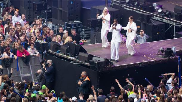 „Mr. Vain“ oder doch „Sing Hallelujah!“ - 30 Jahre Eurodance Auch der schwedisch-nigerianische Pop-Sänger Dr. Alban gehört zur Eurodance-Ära.