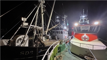 Auch der Seenotrettungskreuzer „Theodor Storm“ der Deutschen Gesellschaft zur Rettung Schiffbruechiger (DGzRS) war im Einsatz für einen Fischkutter vor Büsum. Die Seenotretter sind am Dienstag drei Fischkuttern in der Nordsee zur Hilfe gekommen.