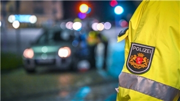 Auch die Argumente des Oberverwaltungsgerichts Lüneburg beeindrucken den Magistrat nicht. Der hält an der nächtlichen Ausgangssperre in Bremerhaven fest, die derzeit von der Polizei überwacht wird.