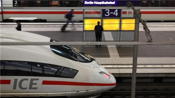 Berliner Hauptbahnhof: Betrieb wird wochenlang eingeschränkt Auch die Gleise drei und vier sind von den Bauarbeiten betroffen. (Archivbild)