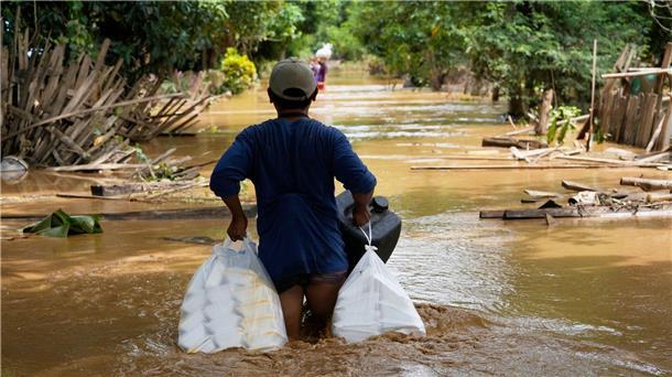 Auch die Menschen in Myanmar kämpfen mit Überflutungen.