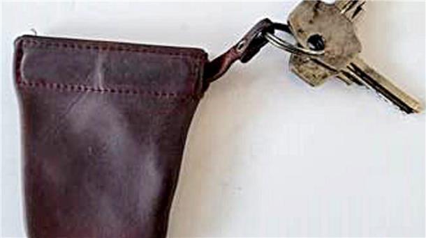 Schlüssel und Münzen: Bremerhavener Polizei sucht Eigentümer Auch für die Herkunft dieses Schlüsselbundes interessiert sich die Polizei. .