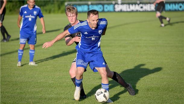 Auch im Heimspiel gegen die SG Aumund-Vegesack gelang der LTS-Mannschaft (blau) keine Trendwende.