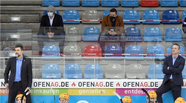 Auch im Profisport gilt: Abstand halten, wo es geht.
