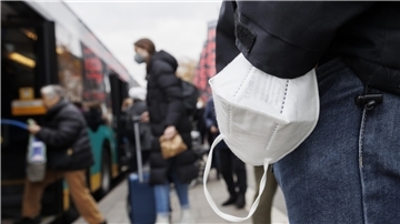 Auch in Bussen und Bahnen fällt die Maskenpflicht Anfang Februar weg.