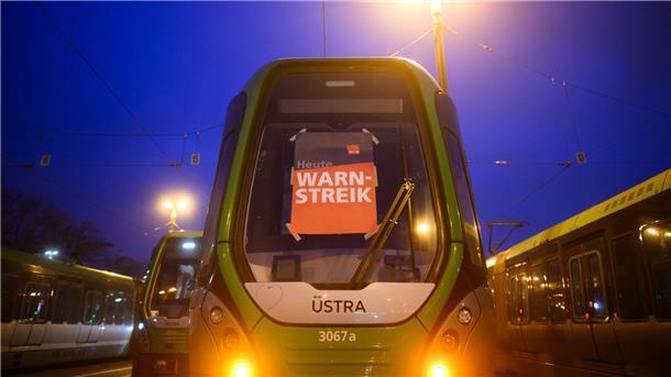 Warnstreik legt Nahverkehr lahm – auch nächste Woche Auch in der nächsten Woche soll ein Warnstreik im öffentlichen Dienst den Nahverkehr lahmlegen.