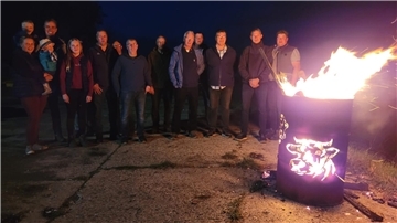 Auch in der Wesermarsch brannten Mahnfeuer gegen die aktuelle Wolfspolitik. Unter anderem hat sich Landwirt Niklas Köhne aus Moorsee an der Aktion beteiligt.