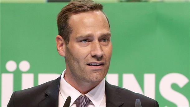 GdP und Sozialverband sehen Parallelen zu Frankreich „Auch in Deutschland nimmt die Ablehnung der Demokratie, des Staates und staatlicher Autorität zu“, sagt der Bundesvorsitzende der Gewerkschaft der Polizei (GdP), Jochen Kopelke.